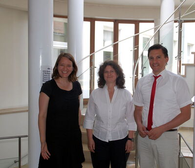 Johannes Fechner mit Carmen Wenkert (Mitte) und Anette Zimpelmann